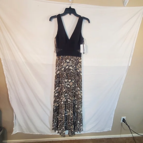 Xscape Women's Size 2 Snake Print Gown New with Tags - Picture 3 of 5
